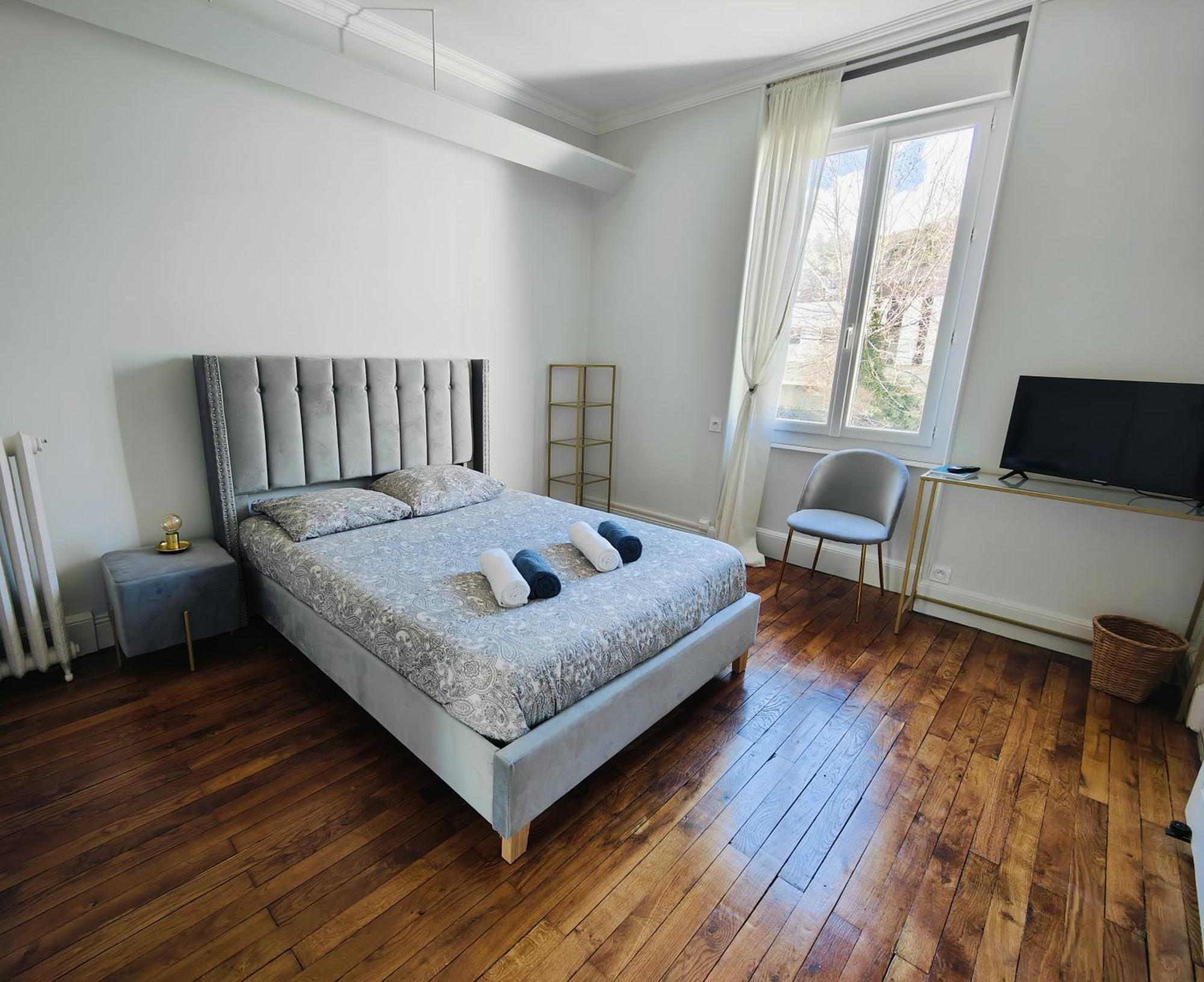 Self-Checkin Town House - Rooms To Rent In A Beautiful Modern Town House - Not A Hotel - Location De Chambres Avec Arrivee En Autonomie - Extra Fee For Sheets And Towels - Private Parking - Check Your Plateform Inbox And Follow Check-In Instructions Saint-Romain-en-Gal Bagian luar foto