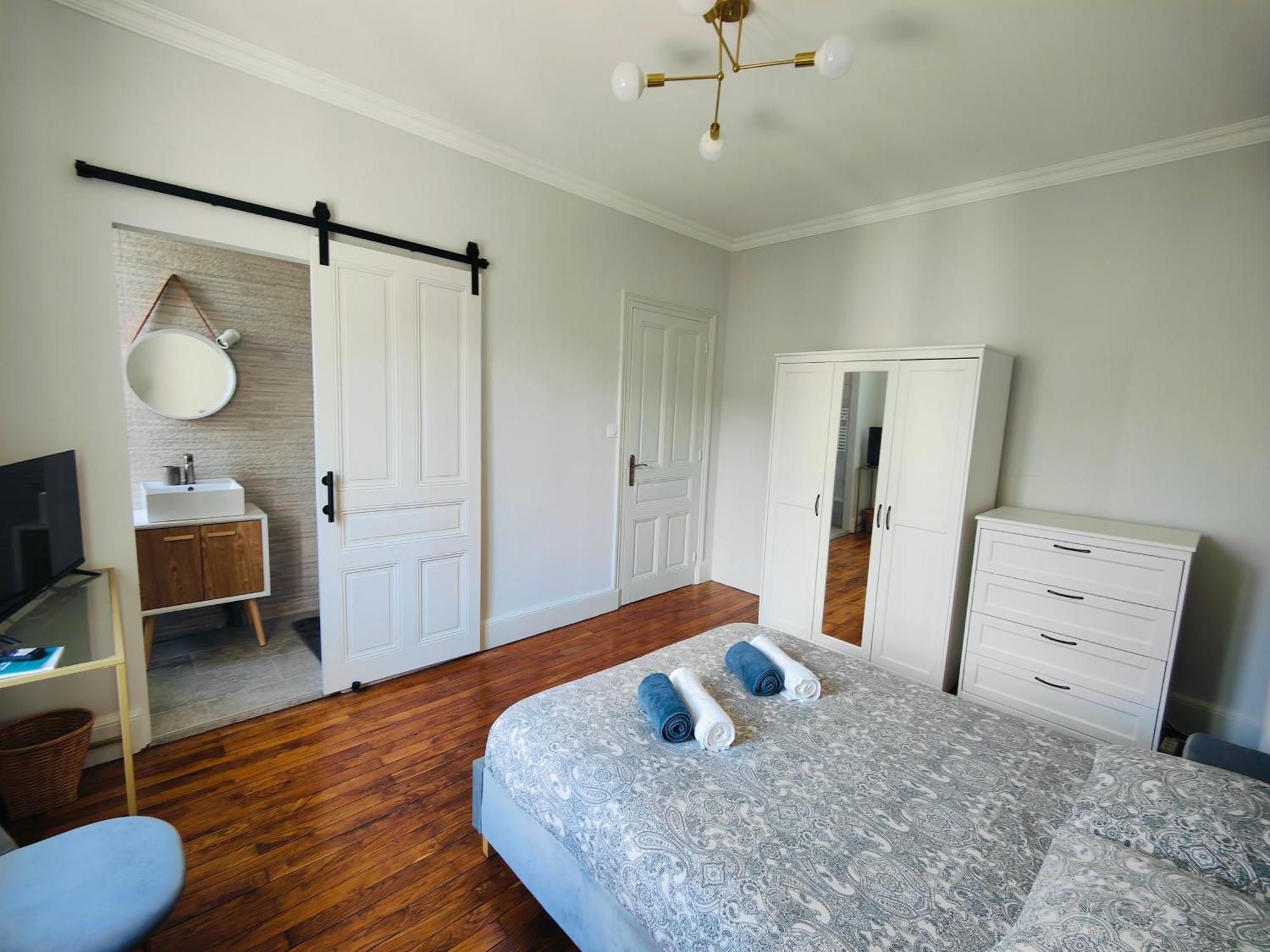 Self-Checkin Town House - Rooms To Rent In A Beautiful Modern Town House - Not A Hotel - Location De Chambres Avec Arrivee En Autonomie - Extra Fee For Sheets And Towels - Private Parking - Check Your Plateform Inbox And Follow Check-In Instructions Saint-Romain-en-Gal Bagian luar foto