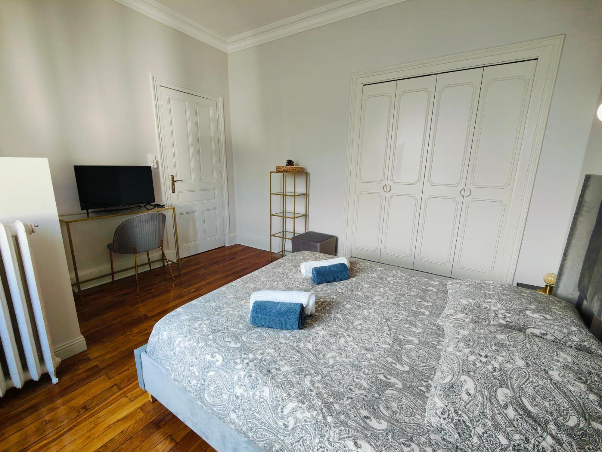 Self-Checkin Town House - Rooms To Rent In A Beautiful Modern Town House - Not A Hotel - Location De Chambres Avec Arrivee En Autonomie - Extra Fee For Sheets And Towels - Private Parking - Check Your Plateform Inbox And Follow Check-In Instructions Saint-Romain-en-Gal Bagian luar foto