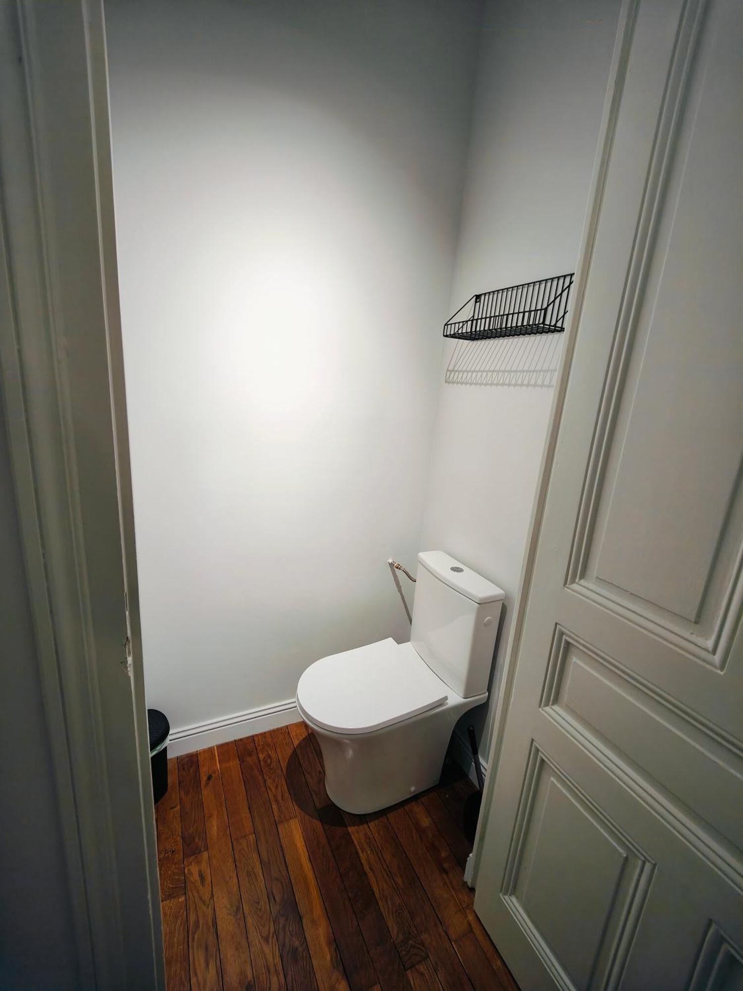 Self-Checkin Town House - Rooms To Rent In A Beautiful Modern Town House - Not A Hotel - Location De Chambres Avec Arrivee En Autonomie - Extra Fee For Sheets And Towels - Private Parking - Check Your Plateform Inbox And Follow Check-In Instructions Saint-Romain-en-Gal Bagian luar foto