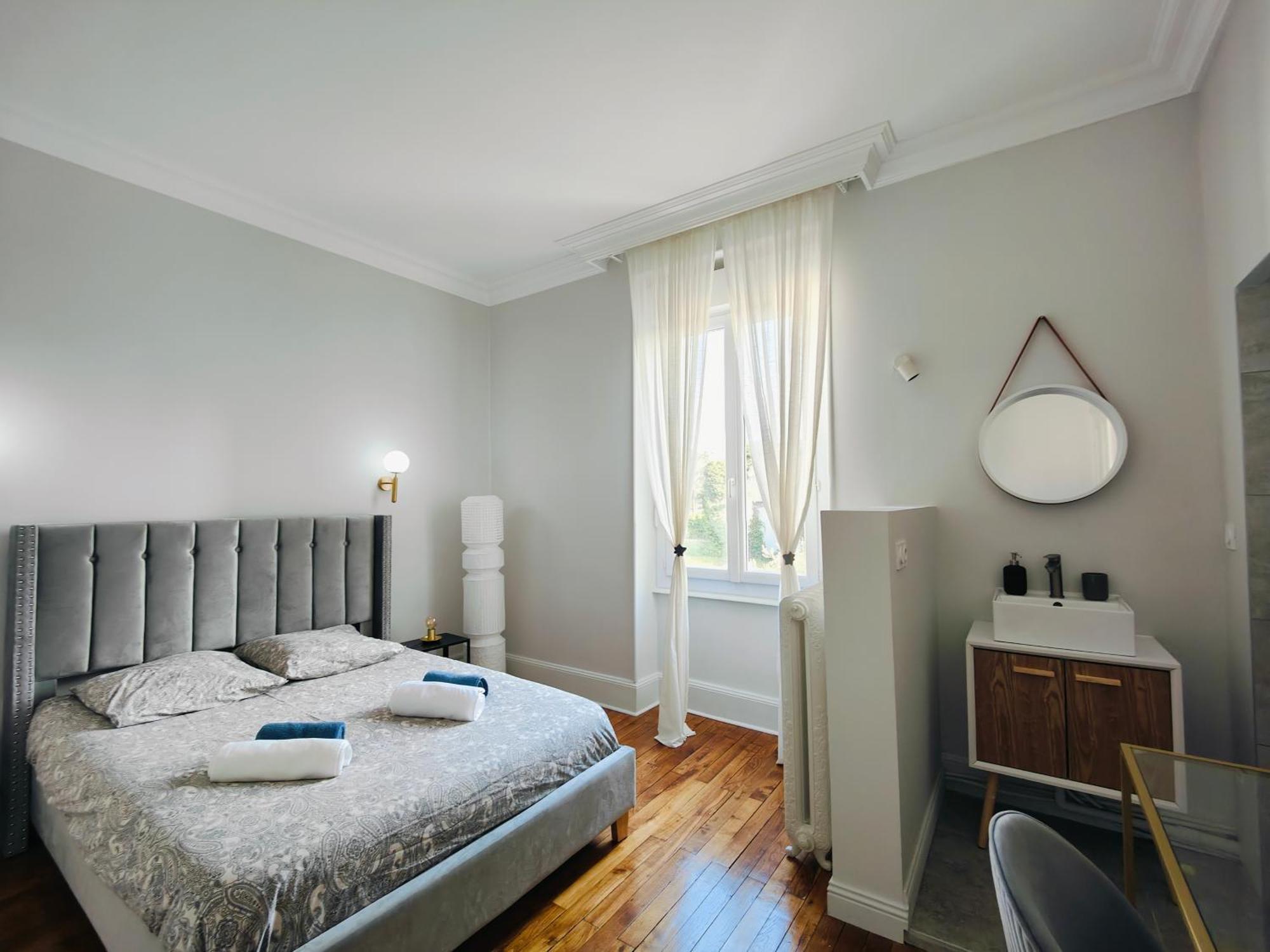Self-Checkin Town House - Rooms To Rent In A Beautiful Modern Town House - Not A Hotel - Location De Chambres Avec Arrivee En Autonomie - Extra Fee For Sheets And Towels - Private Parking - Check Your Plateform Inbox And Follow Check-In Instructions Saint-Romain-en-Gal Bagian luar foto