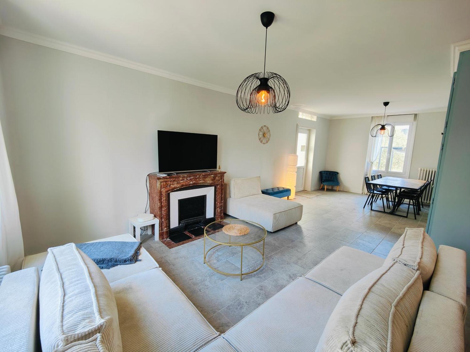 Self-Checkin Town House - Rooms To Rent In A Beautiful Modern Town House - Not A Hotel - Location De Chambres Avec Arrivee En Autonomie - Extra Fee For Sheets And Towels - Private Parking - Check Your Plateform Inbox And Follow Check-In Instructions Saint-Romain-en-Gal Bagian luar foto